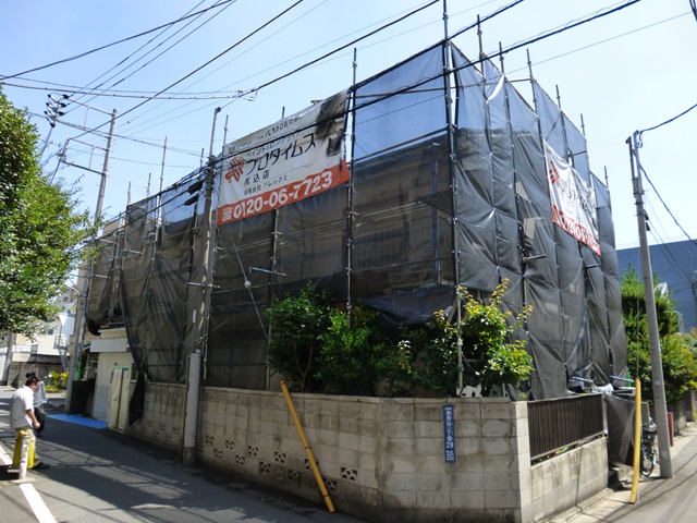 大田区南馬込　屋根外壁塗装工事施工中の画像